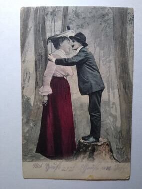 Vintage Romantic Couple Kissing Postcard Forest Scene "Mich grüßt"